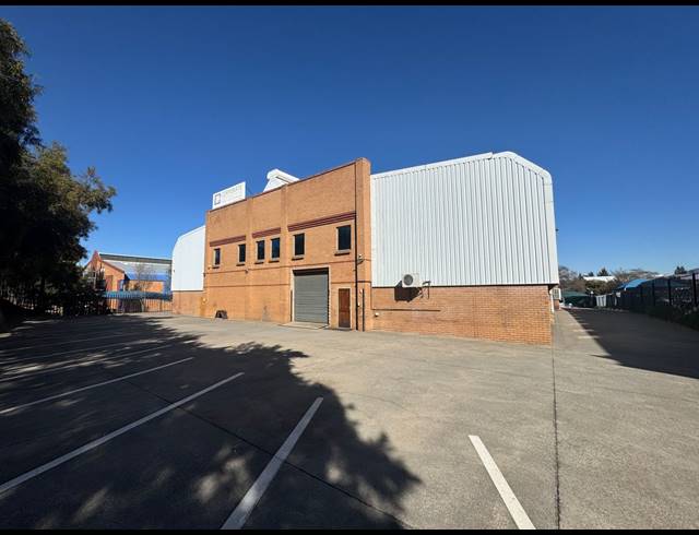 985M² WAREHOUSE TO LET IN LINBRO PARK